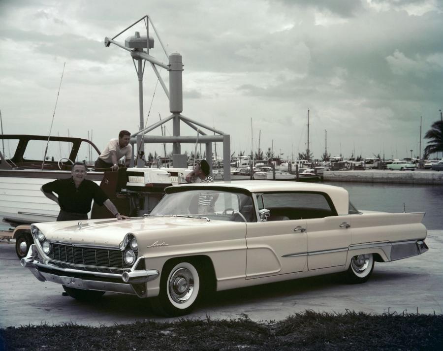  Lincoln Premiere Landau 4-Door Hardtop (7B) 1959 года  (фото 2 из 9)